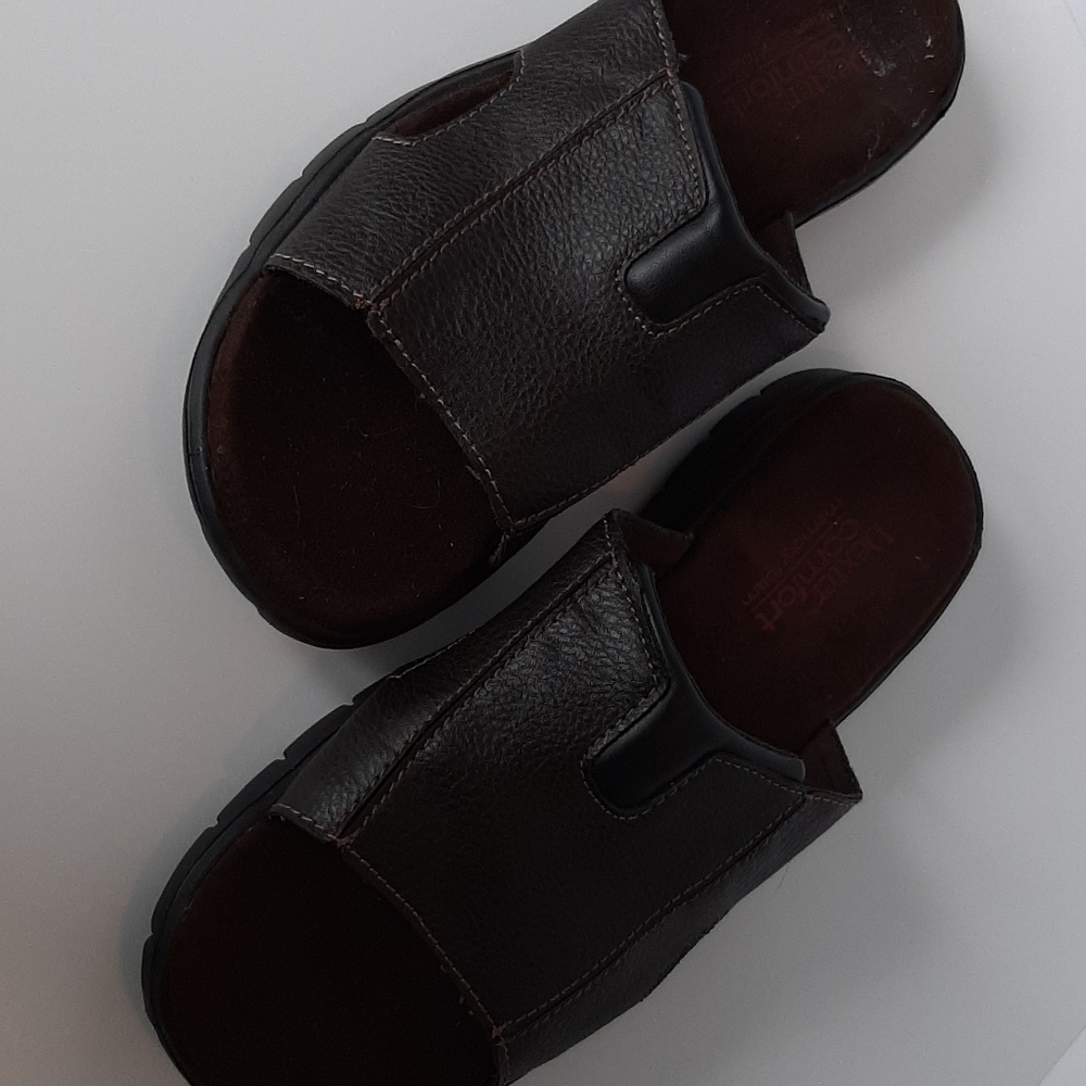 Brown leather memory foam sandals